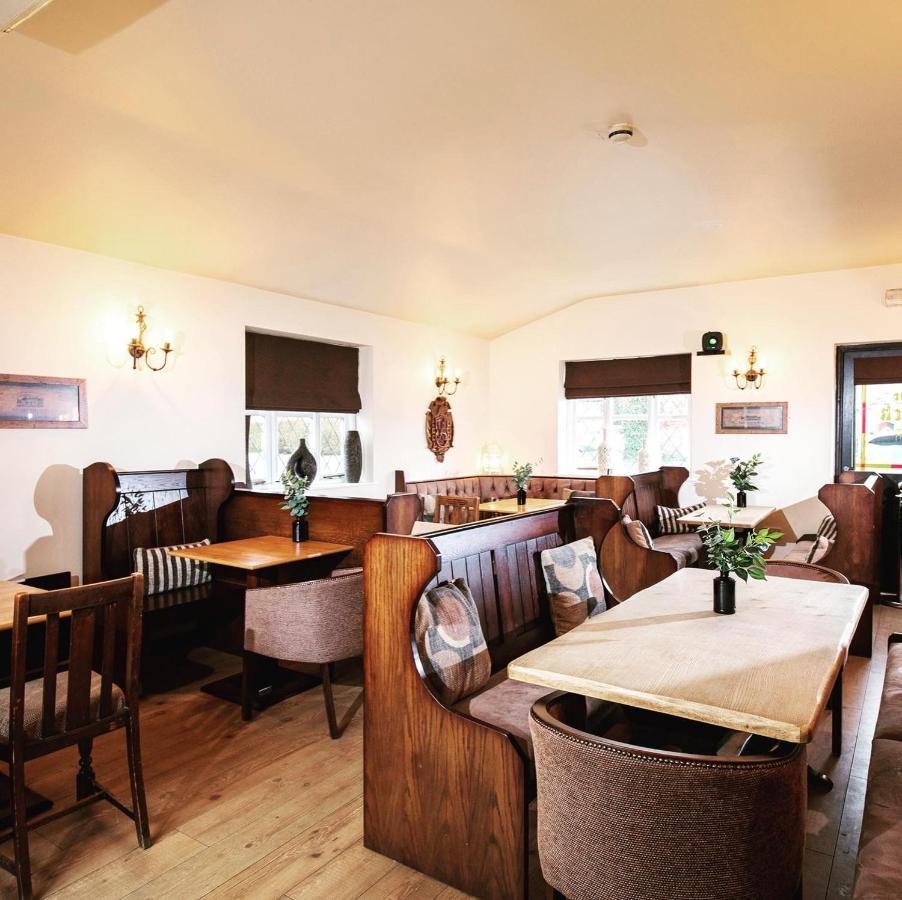 The Cock Inn Hotel Sheering  Eksteriør bilde